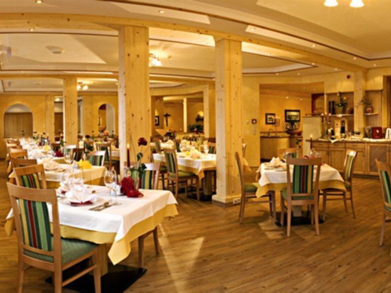 Spa & Naturhotel Outside Matrei in Osttirol Exterior photo